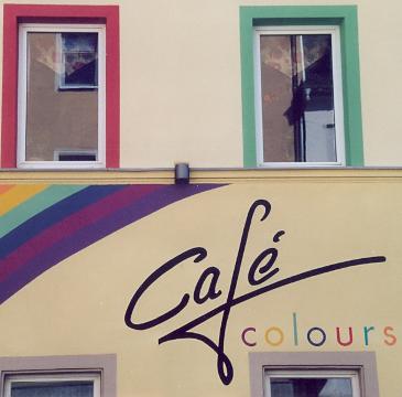 Fassade des Café Colours in der Marienstraße in Hof.